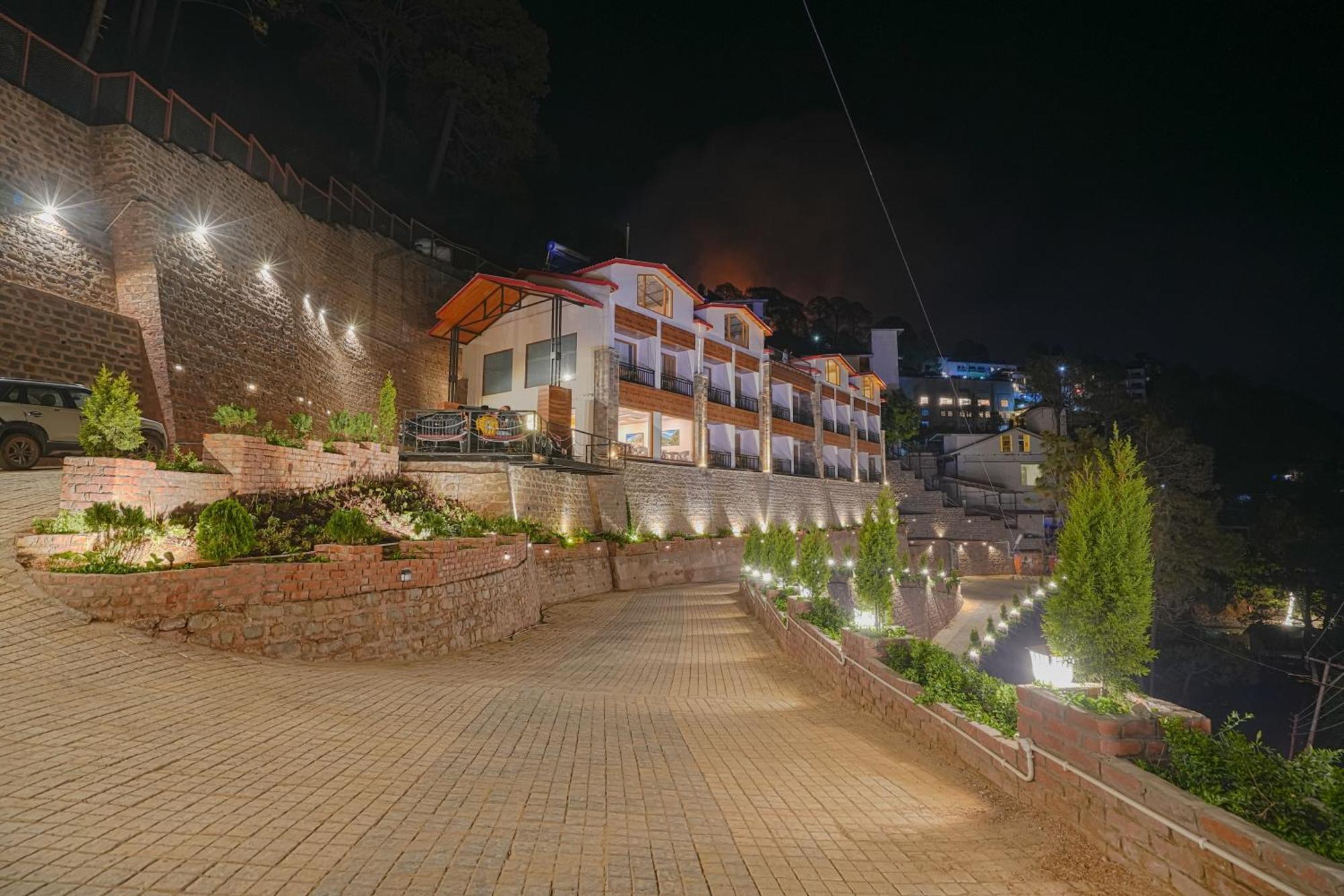 The Sanawar Heights I Kasauli I New Property ภายนอก รูปภาพ